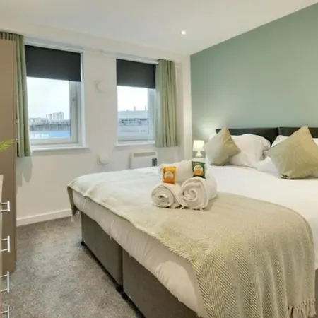 Apartment Saints 5b - By Week2week Newcastle upon Tyne